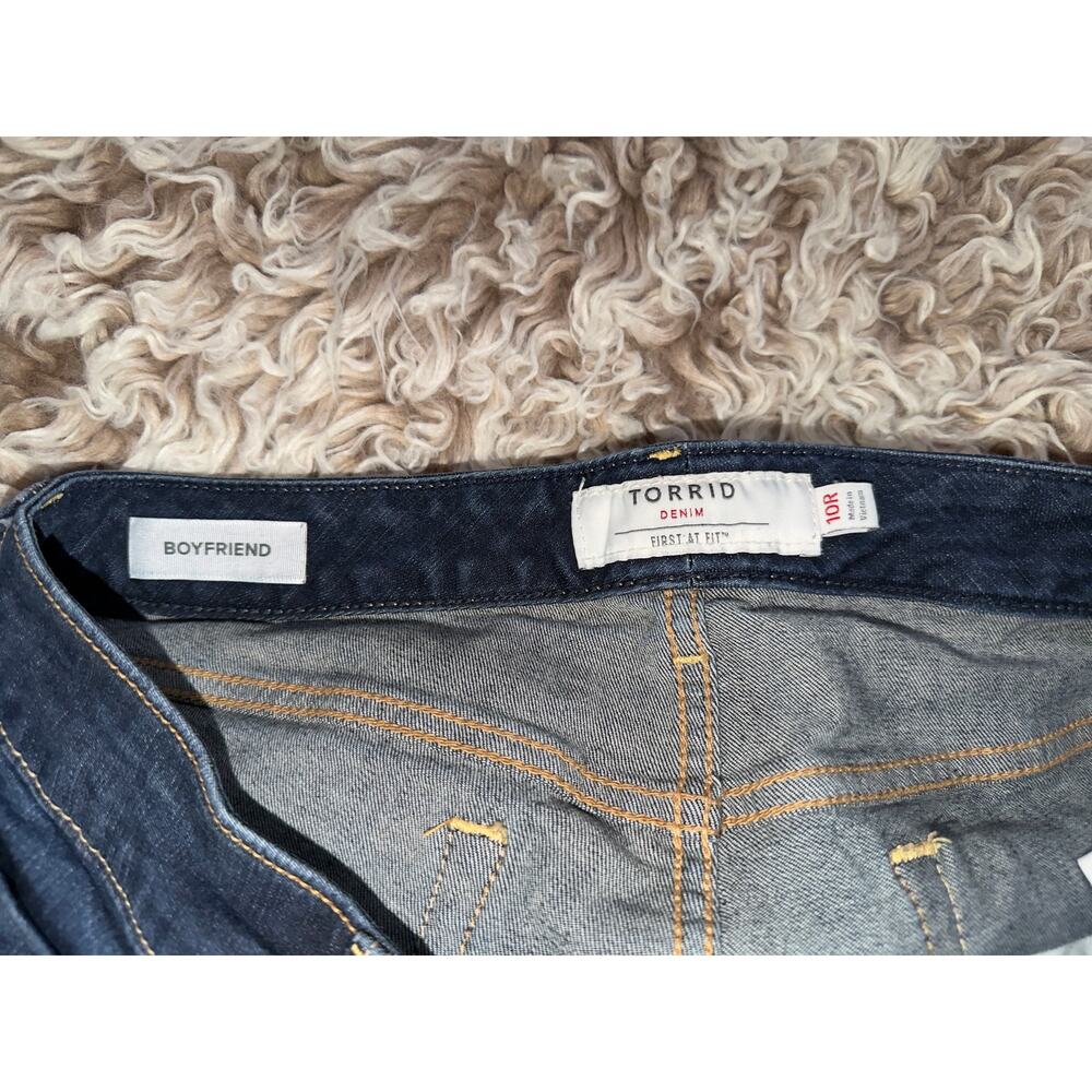 Torrid women’s boyfriend blue jeans - Picture 10 of 16